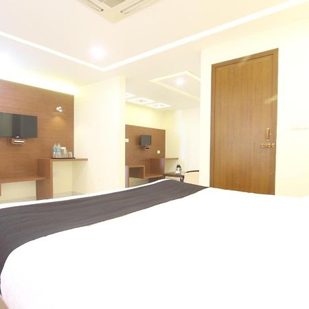 Divines Business Hotel Kuzhittura Ngoại thất bức ảnh