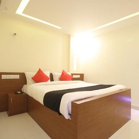 Divines Business Hotel Kuzhittura Ngoại thất bức ảnh