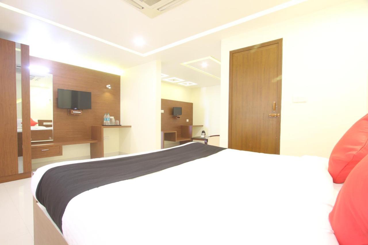 Divines Business Hotel Kuzhittura Ngoại thất bức ảnh